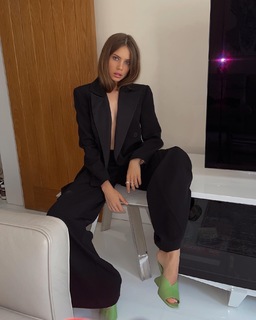 Xenia Tchoumitcheva feet photo thumbnail