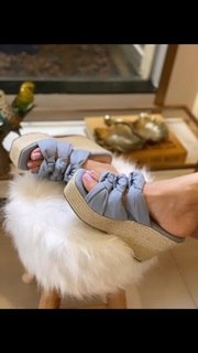 Cláudia Citroni feet photo thumbnail