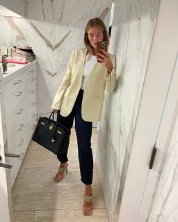 Rosie Huntington-Whiteley feet photo thumbnail