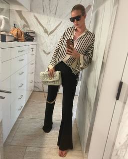 Rosie Huntington-Whiteley feet photo thumbnail
