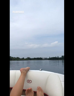 Karolina Kowalkiewicz feet photo thumbnail
