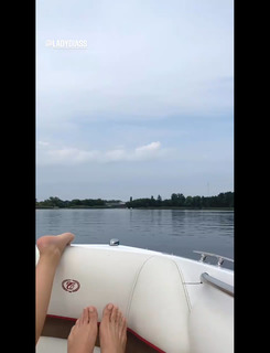Karolina Kowalkiewicz feet photo thumbnail