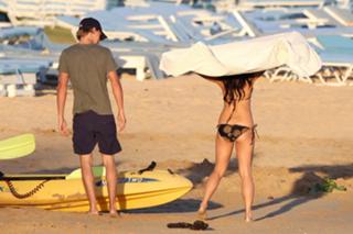Vanessa Hudgens feet photo thumbnail