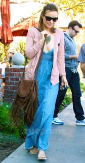 Olivia Wilde feet photo thumbnail