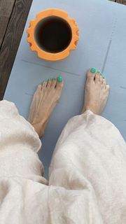 Duygu Özaslan feet photo thumbnail