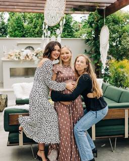 Lucy Hale feet photo thumbnail