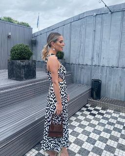 Helen Flanagan feet photo thumbnail