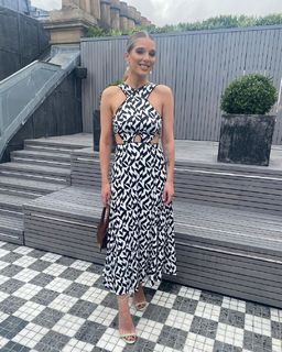 Helen Flanagan feet photo thumbnail