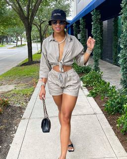 Jilly Anais feet photo thumbnail