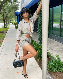 Jilly Anais feet photo thumbnail