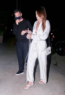 Alessandra Ambrosio feet photo thumbnail