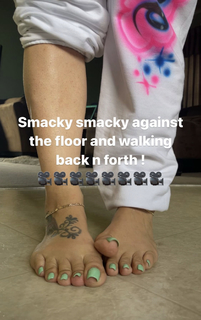 Deedee Rican feet photo thumbnail