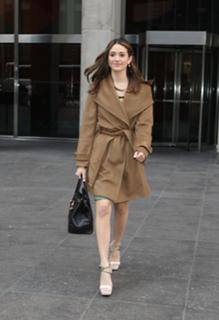 Emmy Rossum feet photo thumbnail