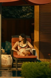 Alexandra Daddario feet photo thumbnail
