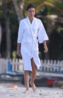 Adriana Lima feet photo thumbnail