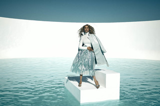 Tyra Banks feet photo thumbnail