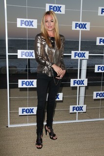 Cat Deeley feet photo thumbnail