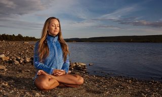 Kino MacGregor feet photo thumbnail