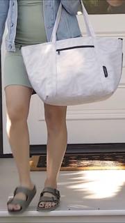 Brie Garcia feet photo thumbnail