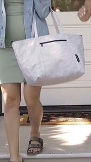 Brie Garcia feet photo thumbnail