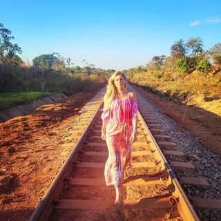 Lívia Andrade feet photo thumbnail
