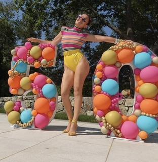 Thalía feet photo thumbnail