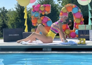 Thalía feet photo thumbnail