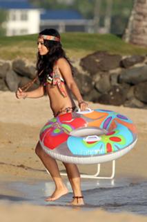 Vanessa Hudgens feet photo thumbnail