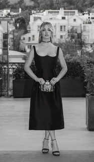 Sydney Sweeney feet photo thumbnail