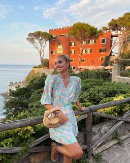 Chiara Ferragni feet photo thumbnail