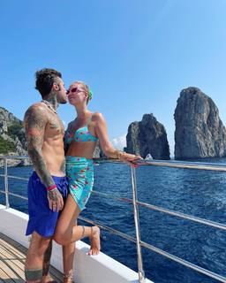 Chiara Ferragni feet photo thumbnail