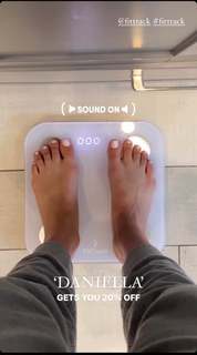 Daniella Monet feet photo thumbnail