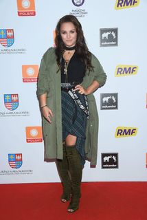 Ewa Farna feet photo thumbnail