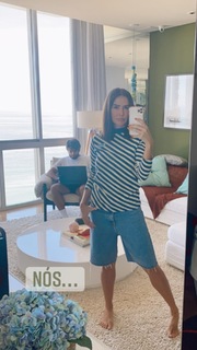 Deborah Secco feet photo thumbnail