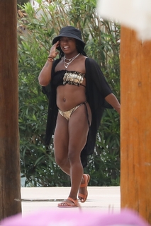 Simone Biles feet photo thumbnail