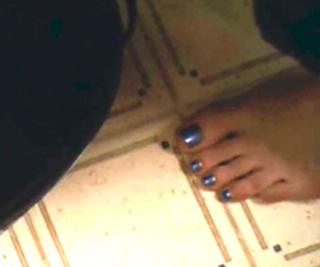 Kate Beckinsale feet photo thumbnail