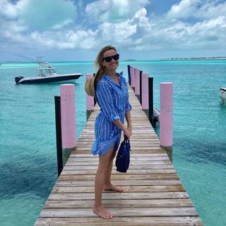 Reese Witherspoon feet photo thumbnail