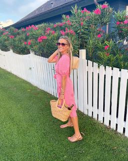 Reese Witherspoon feet photo thumbnail