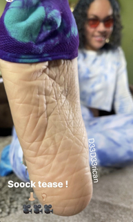 Deedee Rican feet photo thumbnail