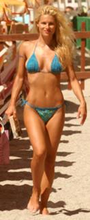 Michelle Hunziker feet photo thumbnail