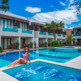 Juliana Salimeni feet photo thumbnail