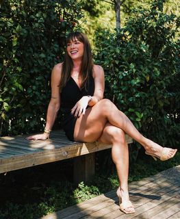 Juliana Salimeni feet photo thumbnail