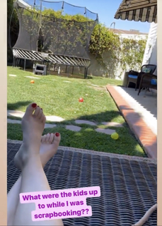 Angela Kinsey feet photo thumbnail