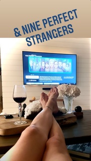 Katie Cassidy feet photo thumbnail
