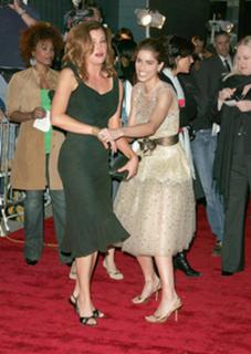 Kathryn Hahn feet photo 3