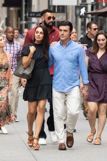 Mila Kunis feet photo thumbnail