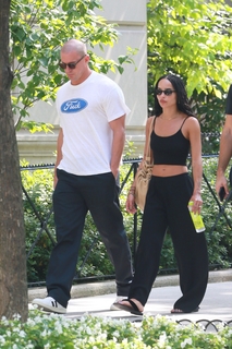 Zoë Kravitz feet photo thumbnail