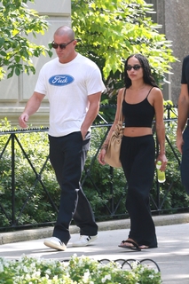 Zoë Kravitz feet photo thumbnail