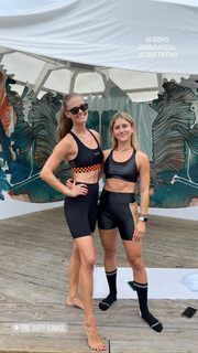 Nina Agdal feet photo thumbnail