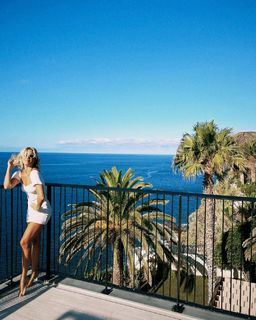 Ashley Roberts feet photo thumbnail
